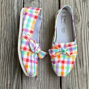 Toms checkered print flats